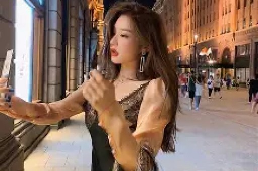 五一假期娱乐圈爆红！三个大瓜引热议——艳星削发为尼、断绝父子关系、知名女星被控出轨